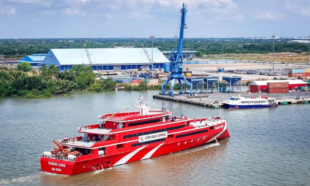 Tàu cao tốc ngừng tuyến ra Côn Đảo vì bão số 3