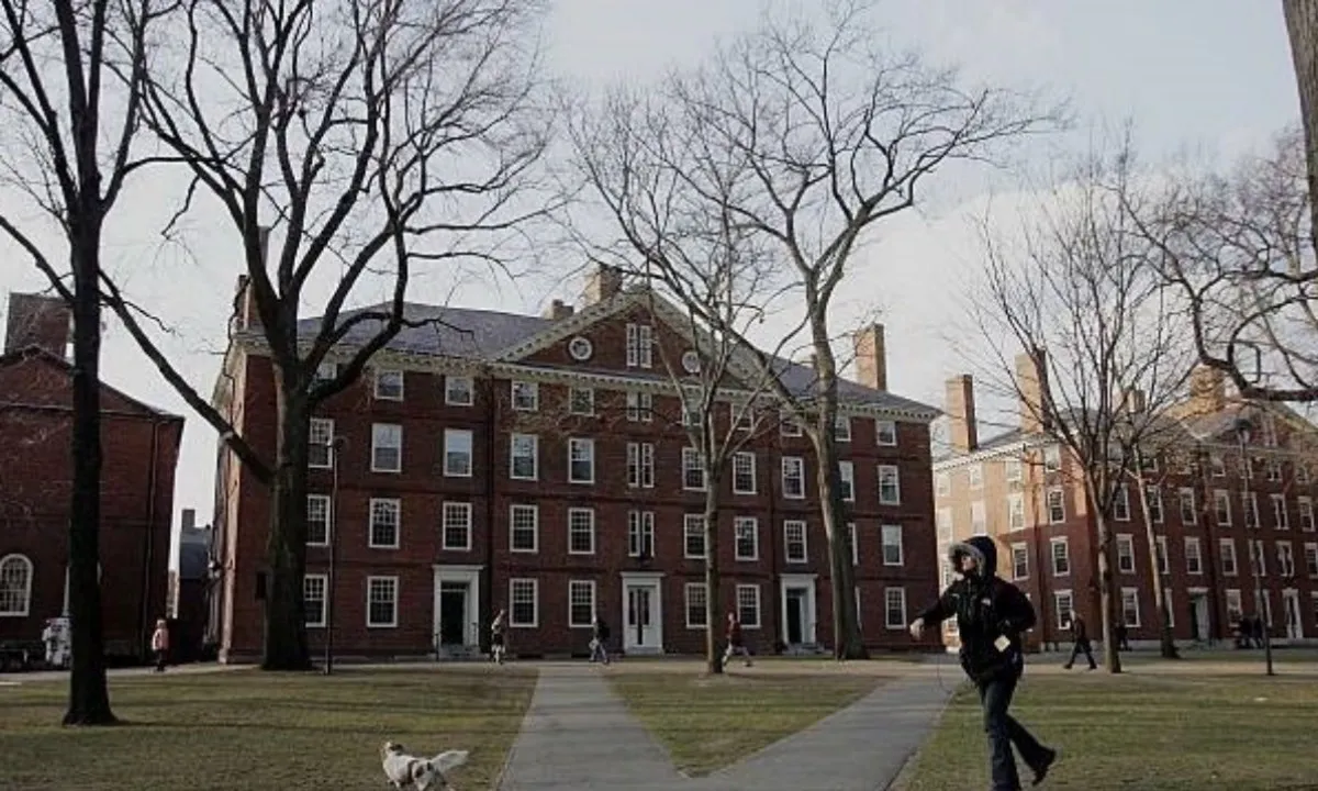 Harvard kiện chính quyền Trump vì bị cắt 2,6 tỉ USD tài trợ