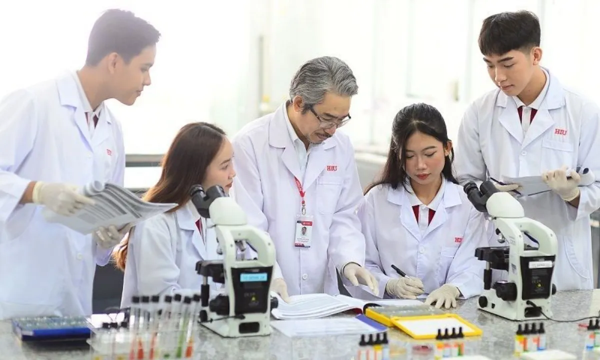 Điểm sàn ngành Y giảm mạnh, thấp nhất trong 7 năm