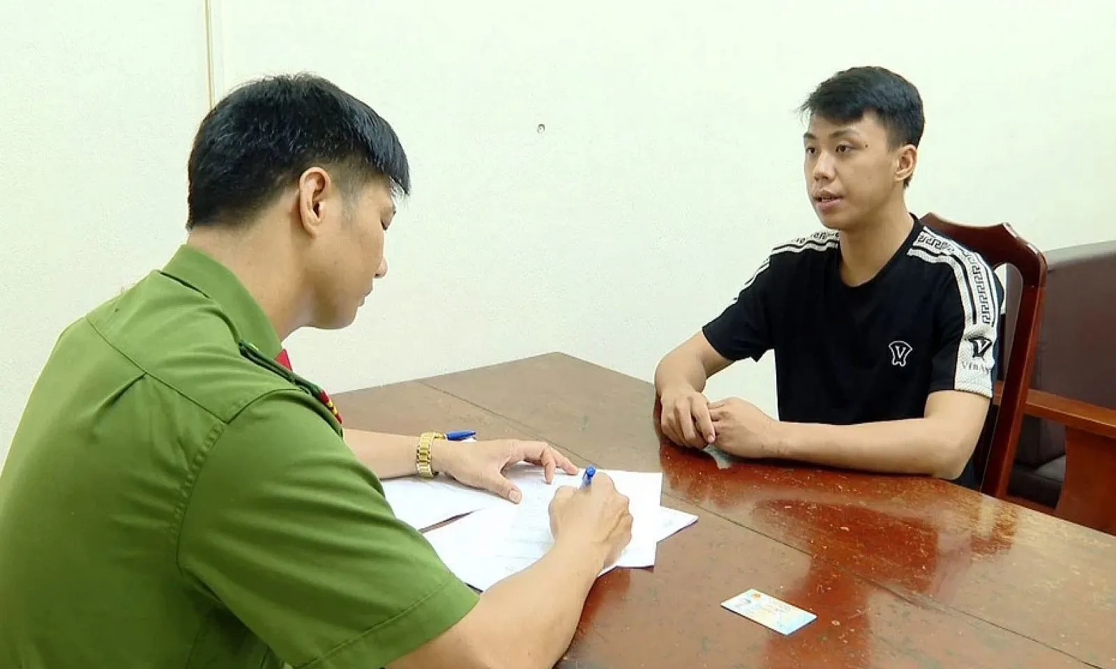 Ninh Bình: Bắt thanh niên lợi dụng bão số 3 để trộm xe máy