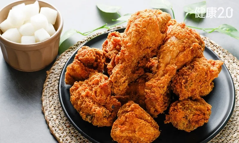 Ăn quá nhiều thịt đỏ hay thịt trắng đều tiềm ẩn nguy cơ sức khỏe