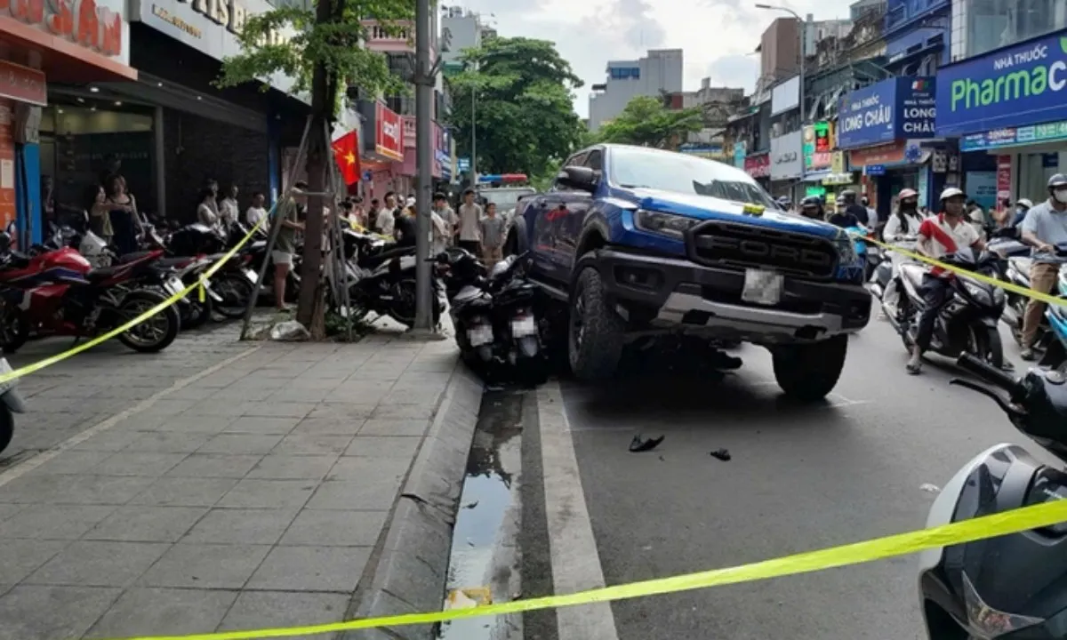 Xe bán tải gây tai nạn liên hoàn ở Hà Nội: Tài xế mới mua xe