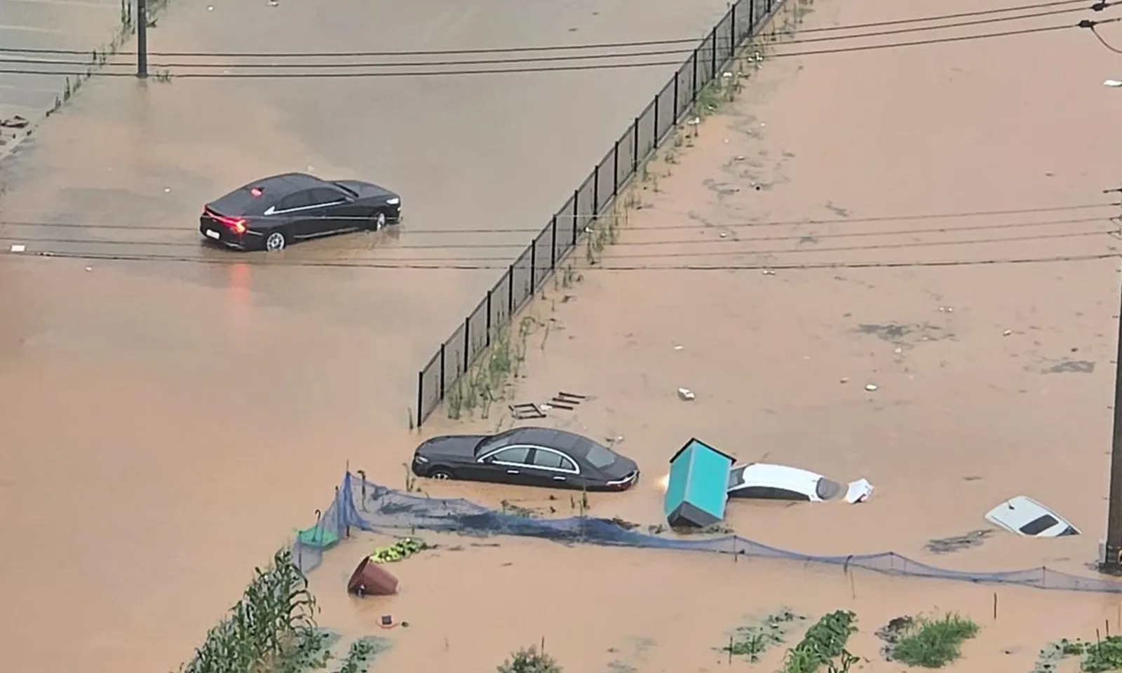 Doanh nghiệp bảo hiểm ô tô tại Hàn Quốc thiệt hại nặng sau đợt mưa lớn