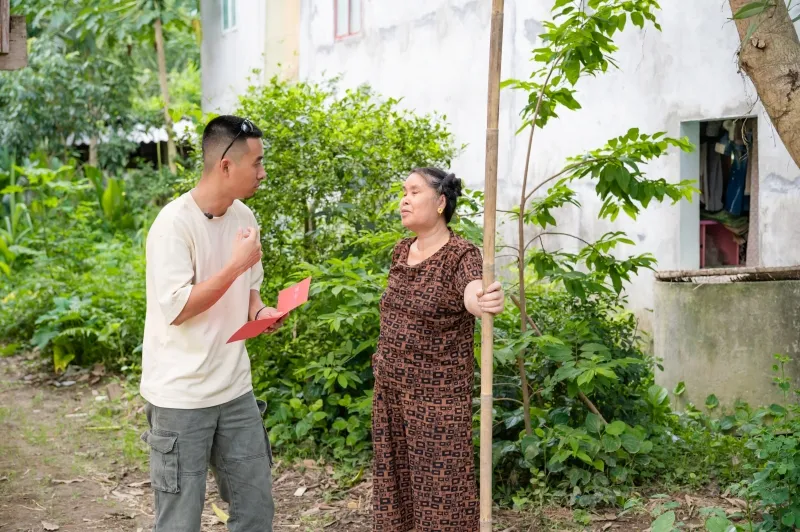dan-cast-bo-oi-minh-di-dau-the-xit-keo-khi-phai-doc-hieu-tieng-dia-phuong 20250723-165532-12