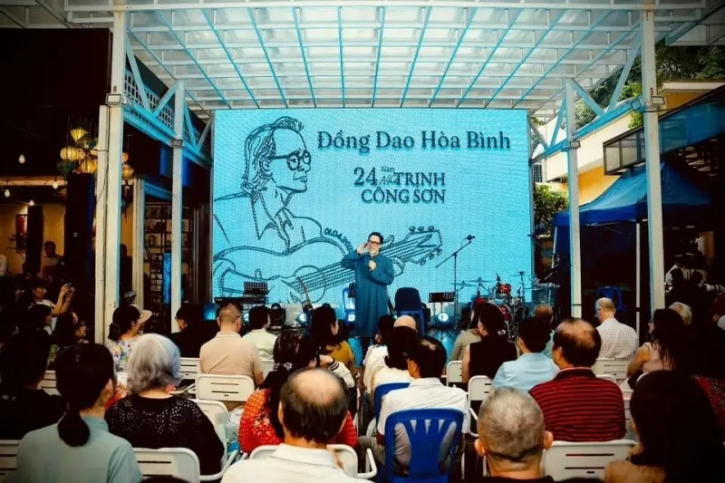 lam-dao-dien-trien-lam-noi-that-tung-leo-khong-chieu-tro-chi-vi-nghe-thuat 20250723-164839-06