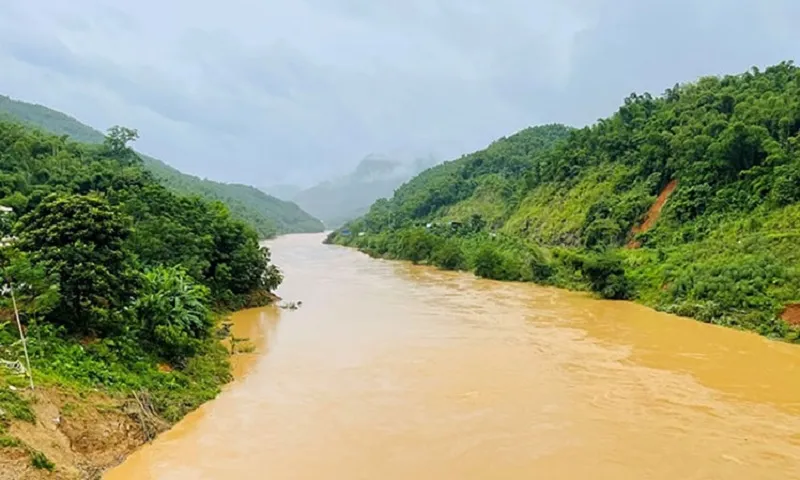 Ứng phó khẩn cấp với tình hình mưa lũ phức tạp trên lưu vực sông Cả