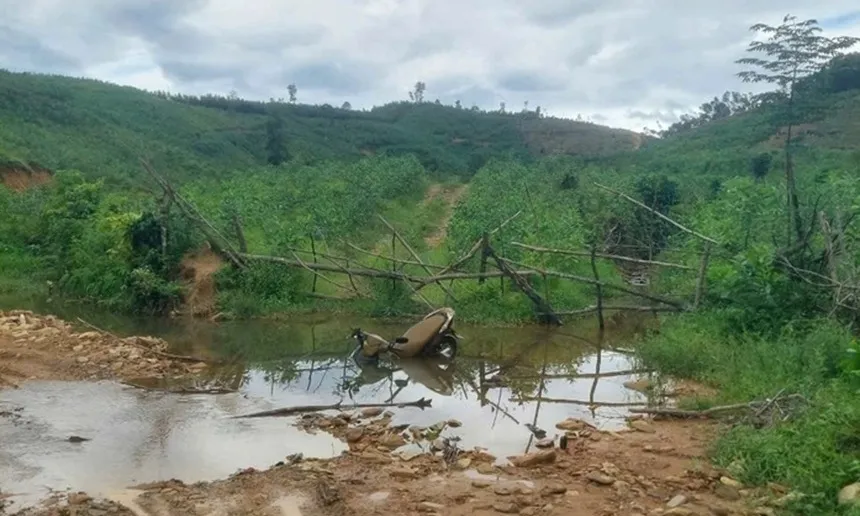 Thi thể một người đàn ông được tìm thấy trong khe núi ở Hà Tĩnh