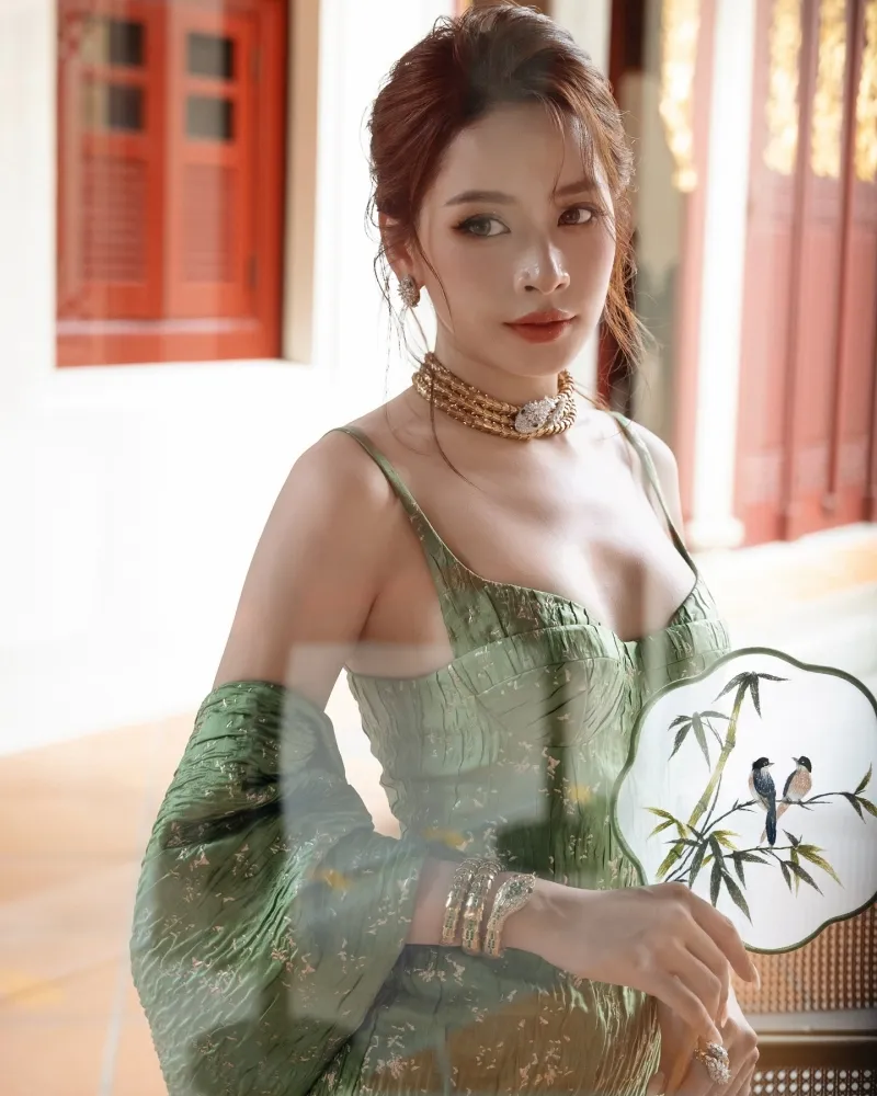 boc-gia-phu-kien-tien-ty-cua-chi-pu-trong-su-kien-cua-bvlgari-tai-singapore 20250724-145905-01