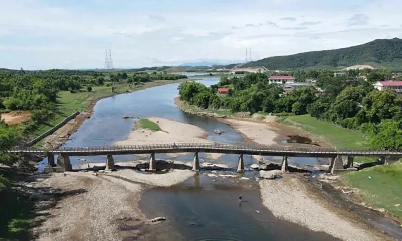 Cây cầu xây 33 năm rỉ sét, mố cầu xói mòn nguy cơ đổ sập