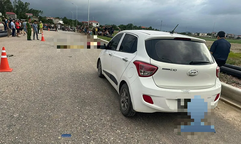 Lại xảy ra va chạm xe đạp điện với ô tô, người phụ nữ tử vong thương tâm