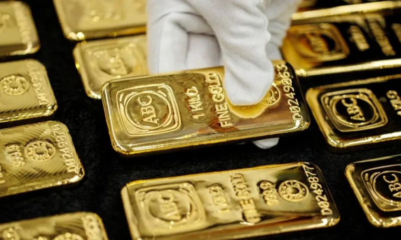 Giá vàng trong nước tăng phi mã 