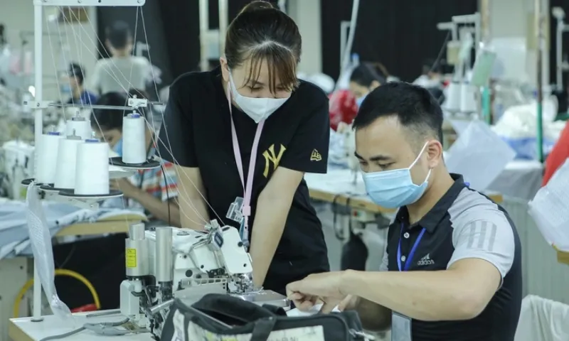 Đề xuất giữ nguyên các khoản lương khi tăng lương tối thiểu