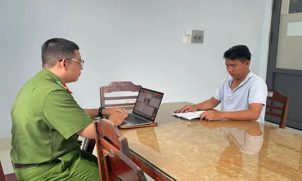 Bắt giám đốc lừa đảo chiếm đoạt 5 ô tô tại Cần Thơ