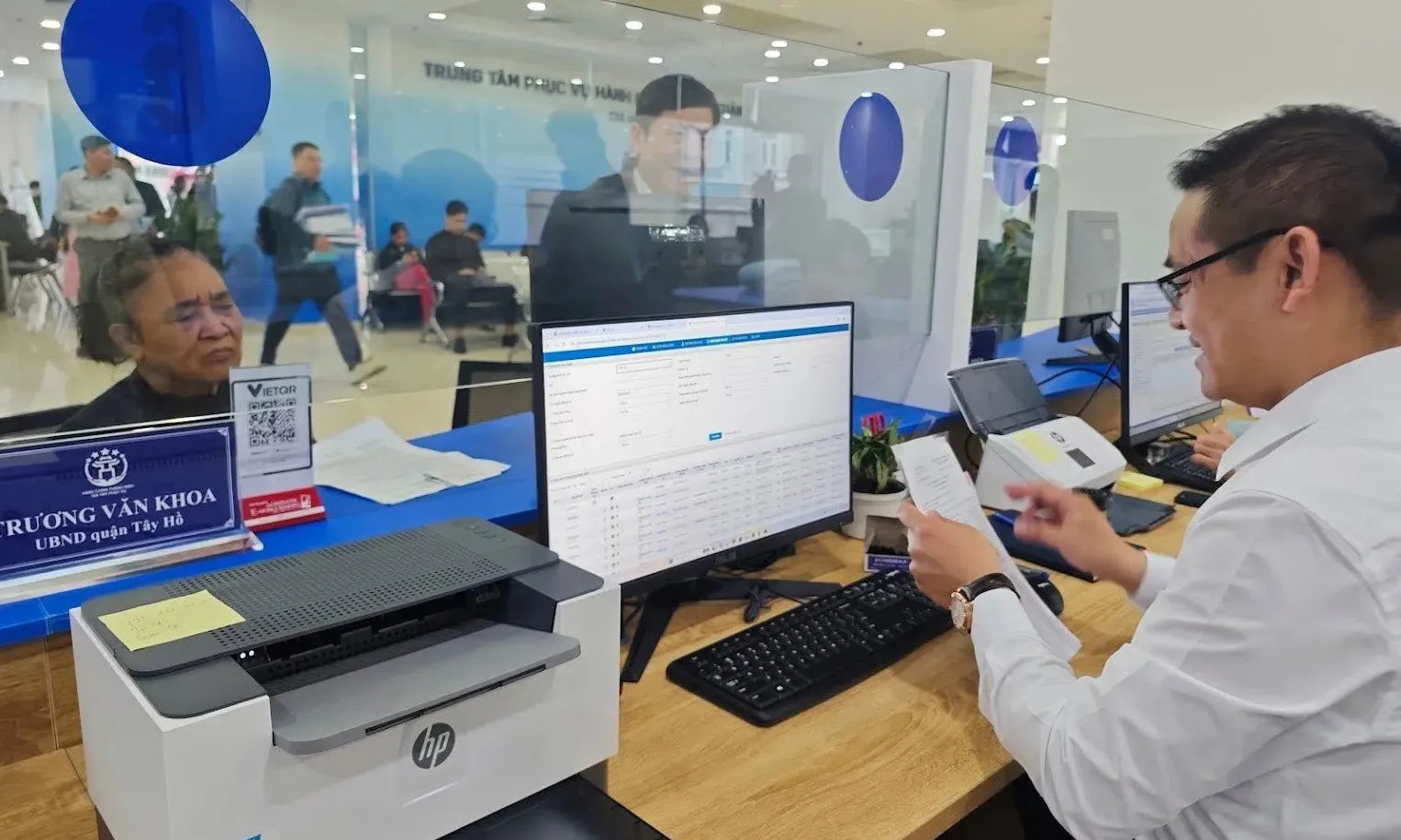 Hà Nội phát động chiến dịch 45 ngày đêm hỗ trợ chuyển đổi số tại xã, phường