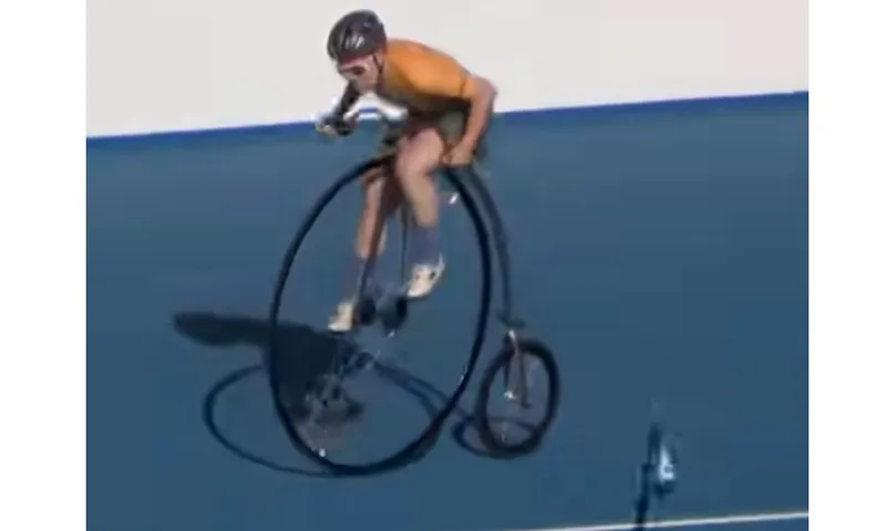 Người phụ nữ Canada phá hai kỷ lục tốc độ trên chiếc xe đạp penny farthing