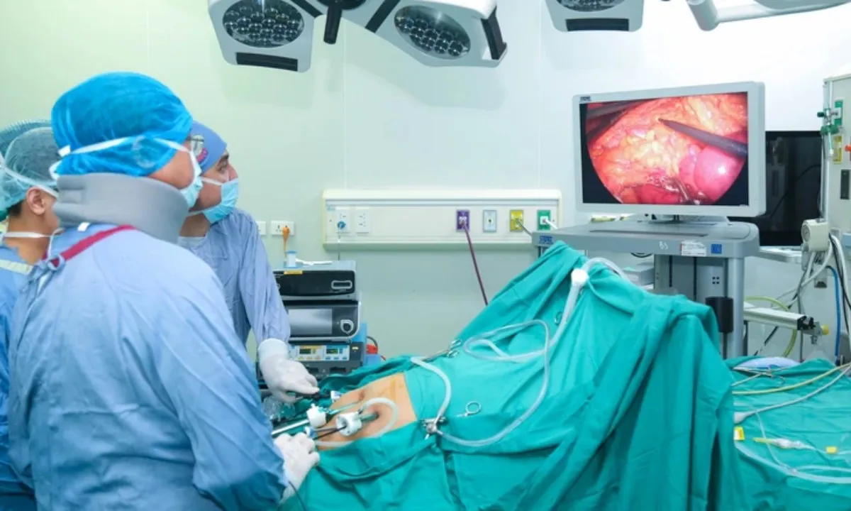 Nam bệnh nhân cùng lúc mắc hai loại ung thư đại - trực tràng