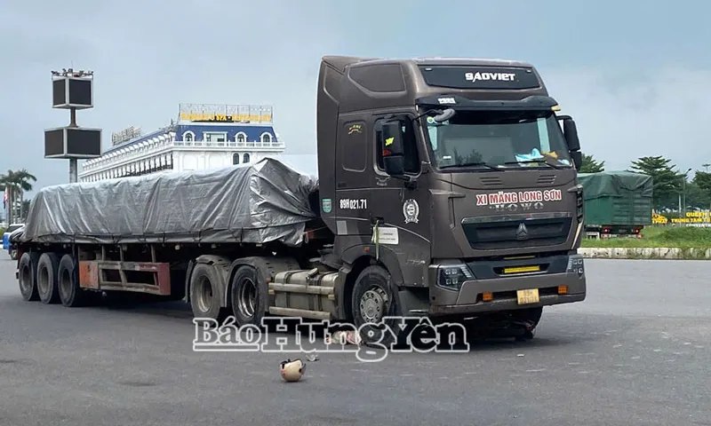 Xe đầu kéo cán xe máy, người phu nữ thiệt mạng sau va chạm