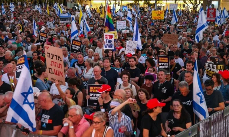 Israel nhượng bộ quốc tế: Cho phép thả hàng cứu trợ xuống Gaza