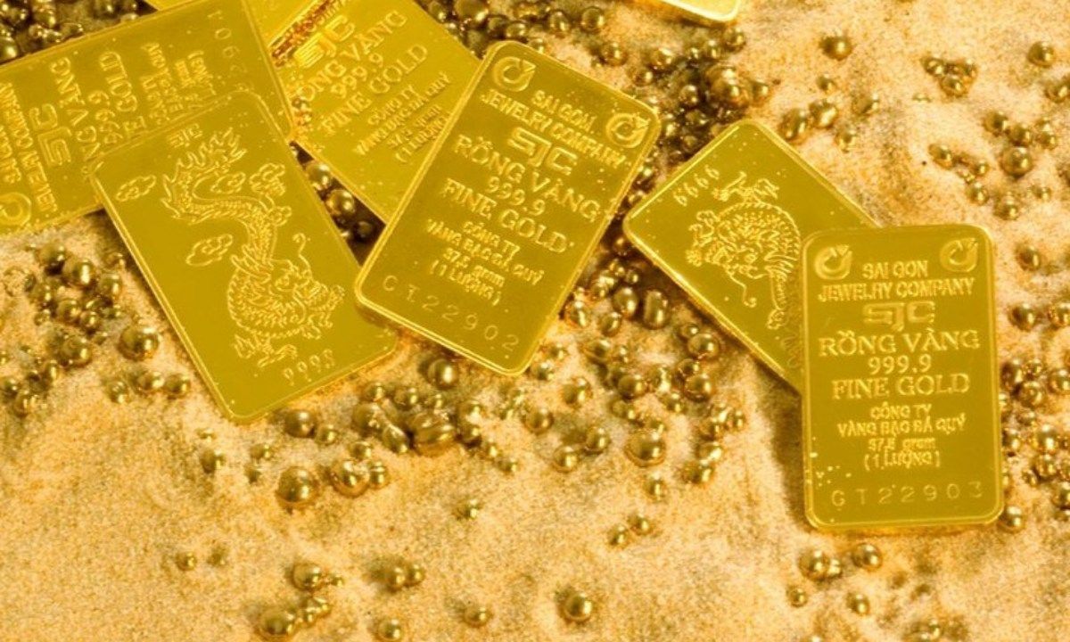 Giá vàng giảm sâu, người mua SJC “ôm lỗ” hàng triệu đồng
