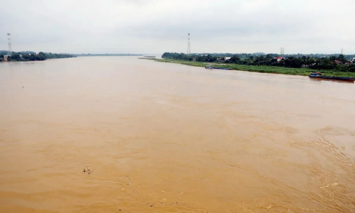 Hà Nội phát lệnh báo động lũ trên sông Tích