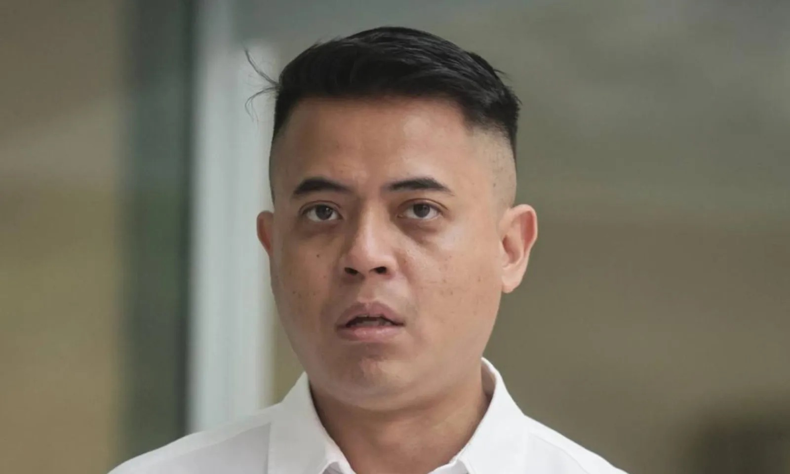 Quản giáo nhận hối lộ để tuồn ảnh khỏa thân, thuốc men cho tù nhân