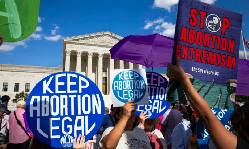 Chuyên gia bác bỏ tin đồn phá thai làm tăng nguy cơ ung thư vú và nguy hiểm hơn sinh con