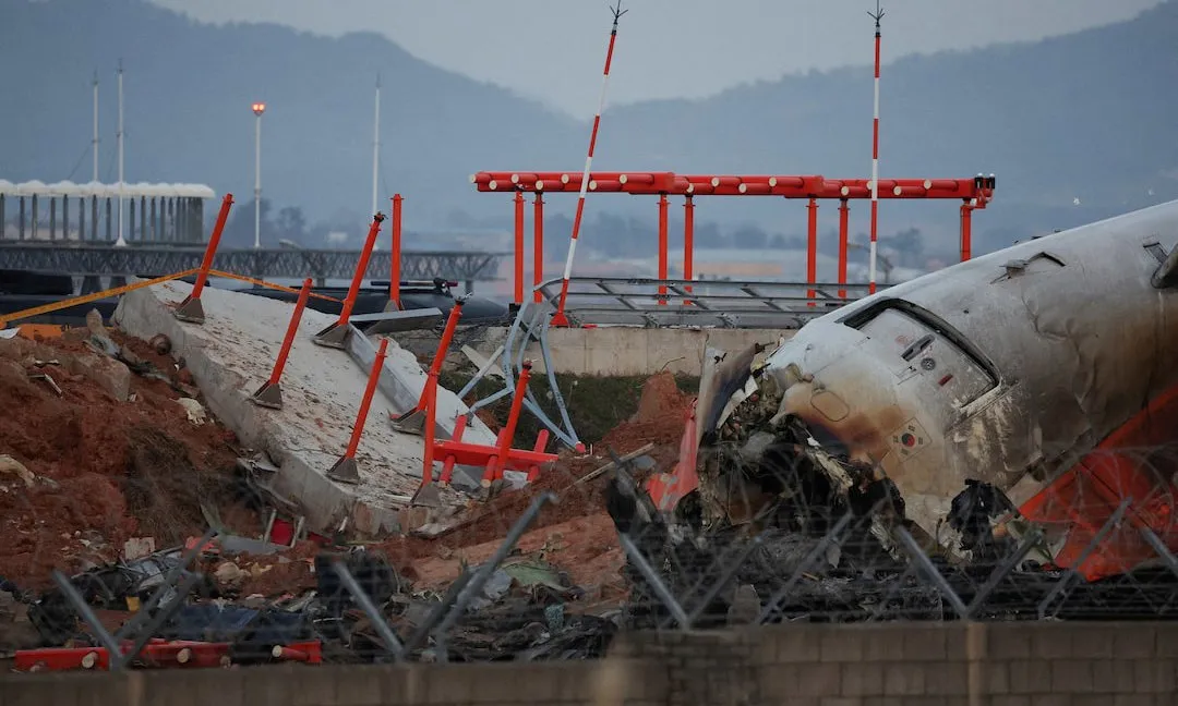 Thảm kịch Jeju Air: Phi công có thể đã tắt nhầm động cơ? 