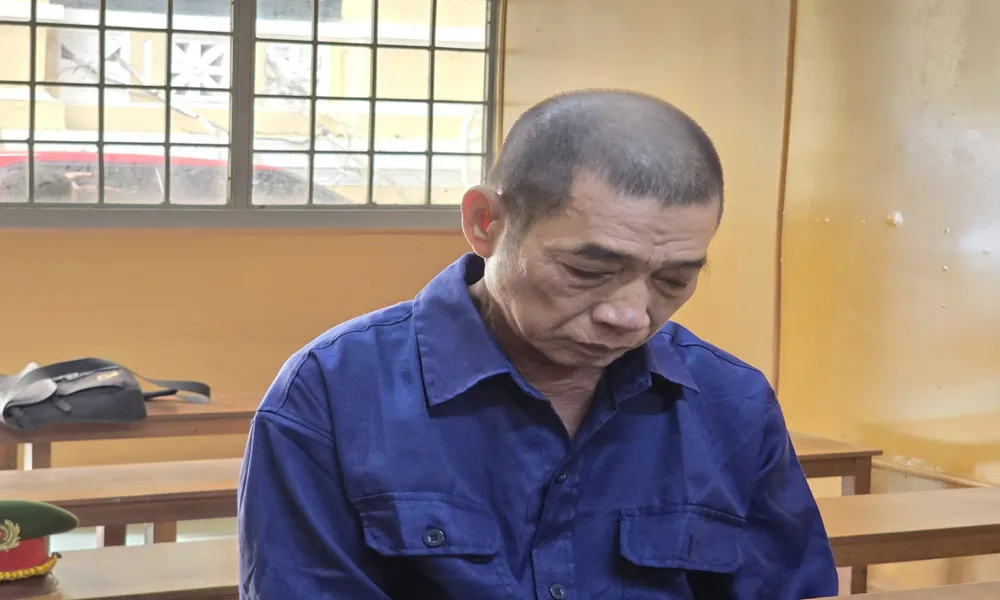 Say rượu rồi châm xăng đốt vợ, bị cáo bị tuyên án giết người