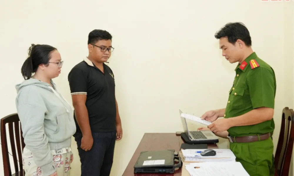 Cặp đôi giả thầy phong thủy, livestream yểm bùa để lừa tiền người nhẹ dạ