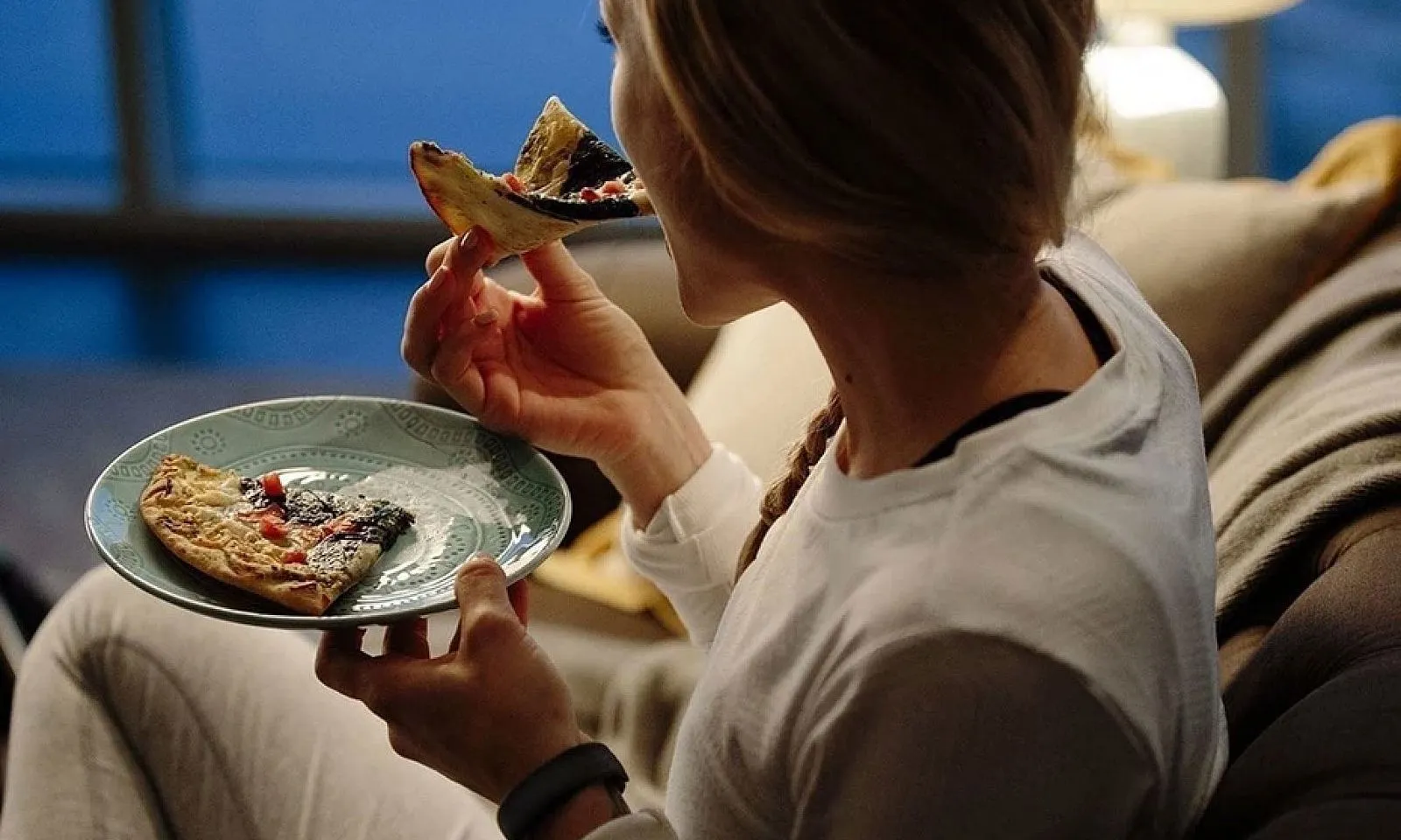 Thói quen ăn uống gây hại sức khỏe, nhiều người mắc phải