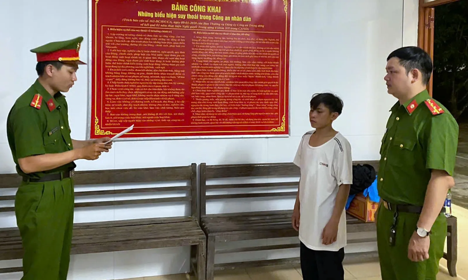 Khởi tố bắt tạm giam đối tượng phạm tội hiếp dâm