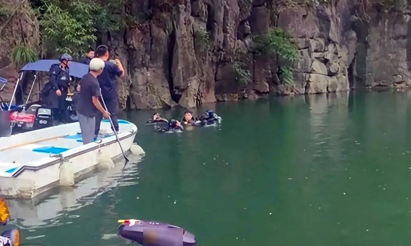 Sống sót kỳ diệu sau 5 ngày mắc kẹt trong hang động dưới nước