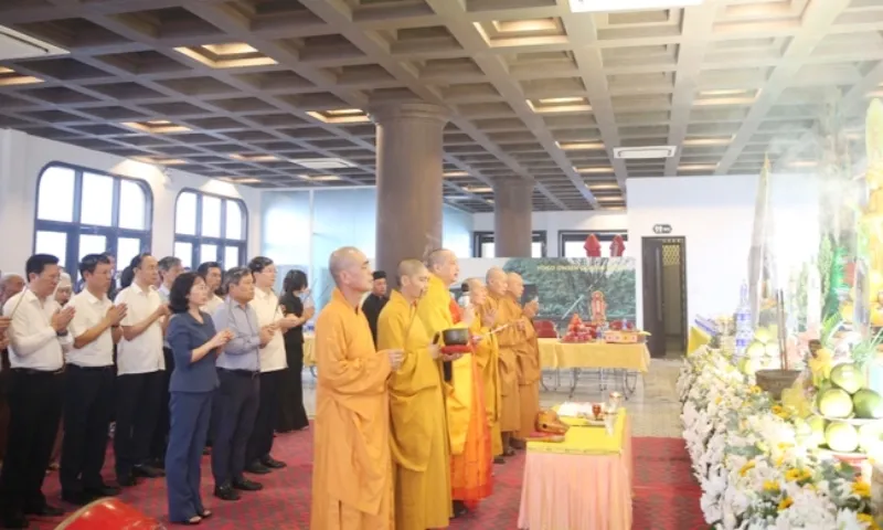 Cầu siêu tưởng niệm 39 nạn nhân vụ lật tàu trên vịnh Hạ Long