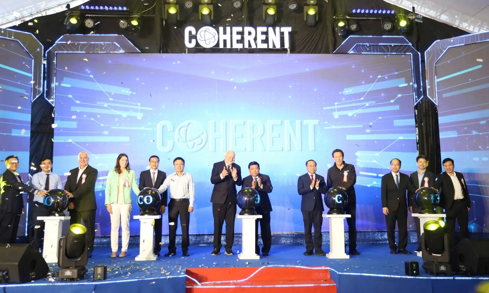 ĐHQG-HCM, NIC và COHERENT hợp tác phát triển nhân lực ngành bán dẫn và đổi mới sáng tạo