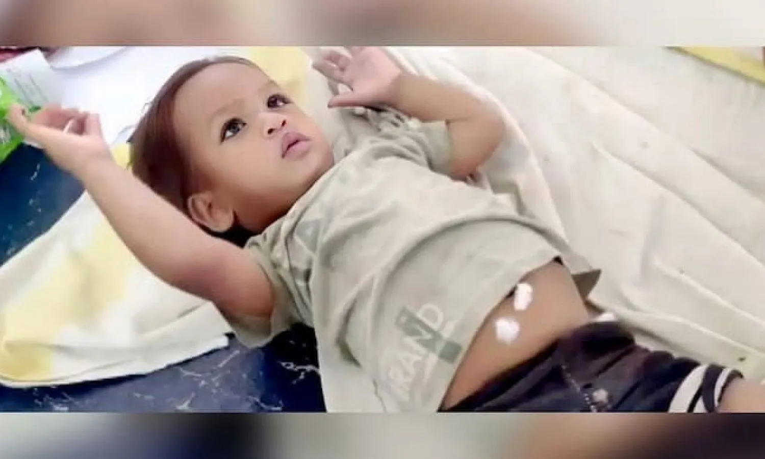 Ấn Độ: Bé trai 2 tuổi cắn chết rắn hổ mang 