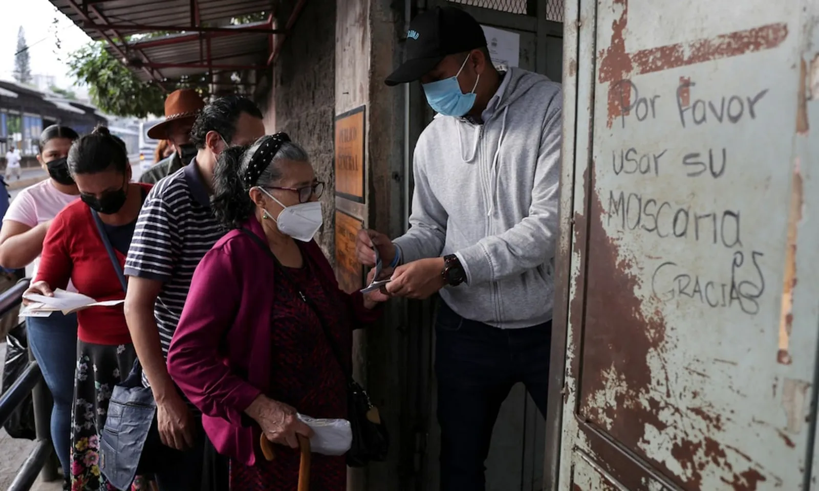 Honduras tái áp dụng quy định bắt buộc đeo khẩu trang tại nơi công cộng