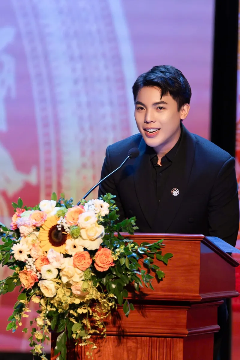 pham-duy-khanh-dam-nhan-vai-tro-chu-nhiem-cau-lac-bo-nghe-si-cua-hai-phong (3)