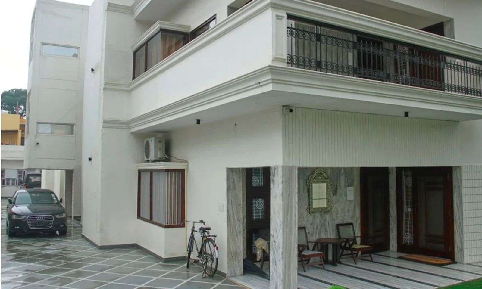 Người đàn ông Ấn Độ mở đại sứ quán giả để lừa đảo