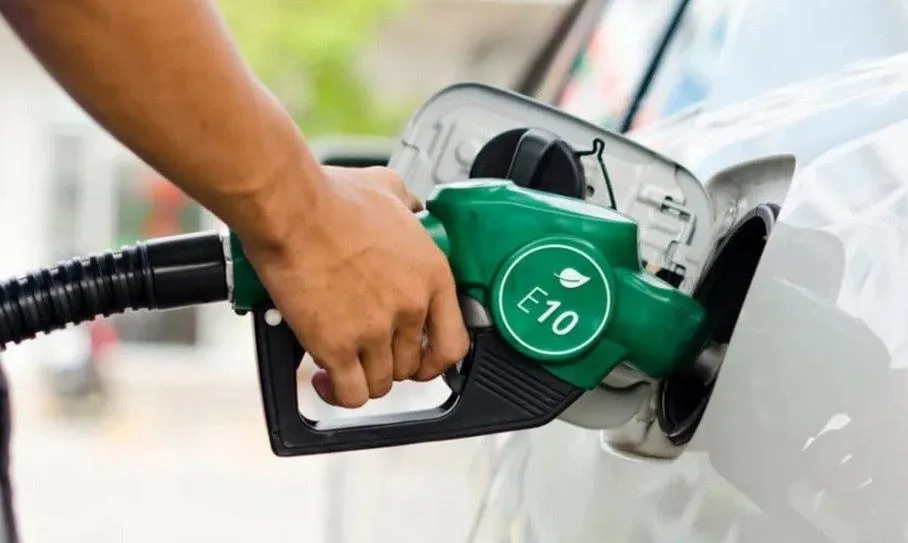 Xăng E10 sắp được áp dụng toàn quốc từ năm 2026: Thử nghiệm tại TPHCM từ tháng 8
