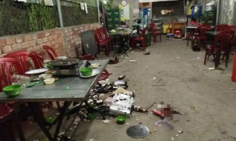 Mở nhạc làm ồn bị nhắc nhở, còn đâm 2 người nguy kịch