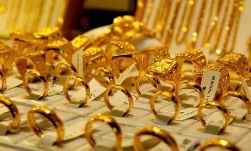 Giá vàng SJC giảm còn 121 triệu đồng, đô la vượt 26.000 đồng