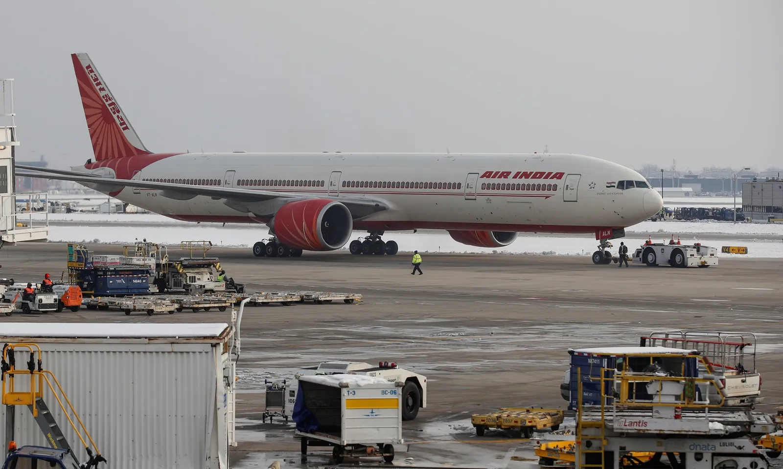 Phát hiện 51 vi phạm an toàn tại Air India