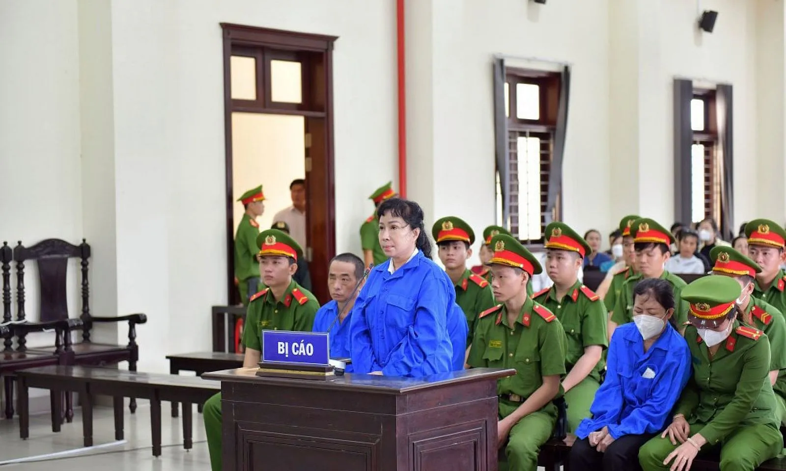 Giám đốc công ty bất động sản chỉ học hết lớp 3 lừa gần 1.000 người 