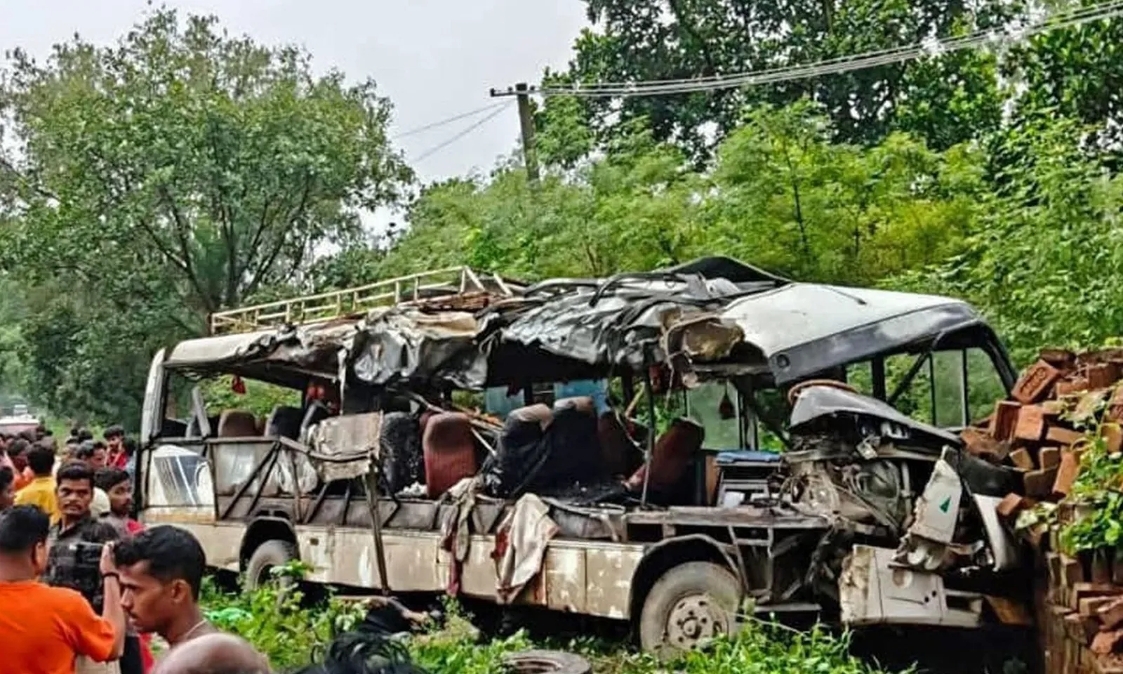 Tai nạn xe buýt ở Ấn Độ, 18 người hành hương thiệt mạng