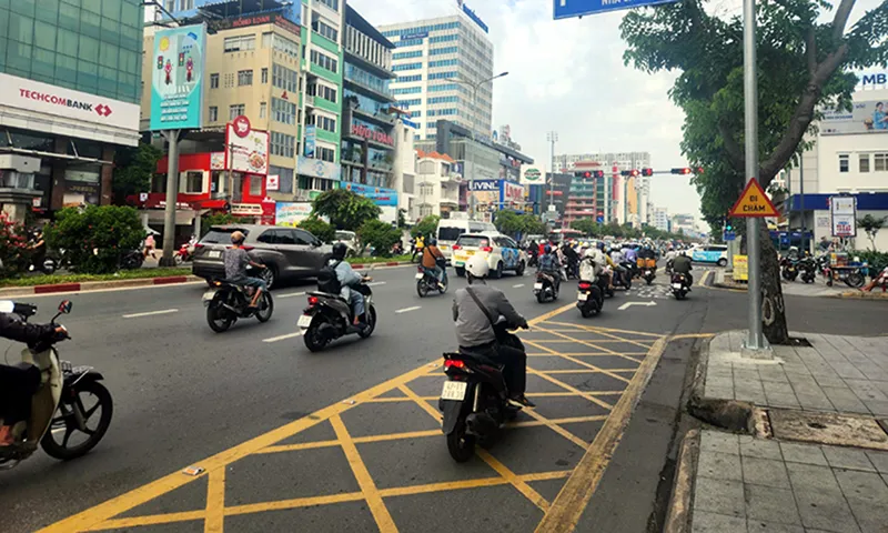 TPHCM kẻ thêm nhiều vạch mắt võng trên đường