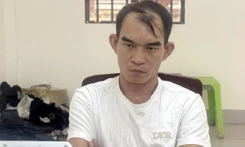 Nguyễn Minh Sang tại cơ quan điều tra - Ảnh CACC