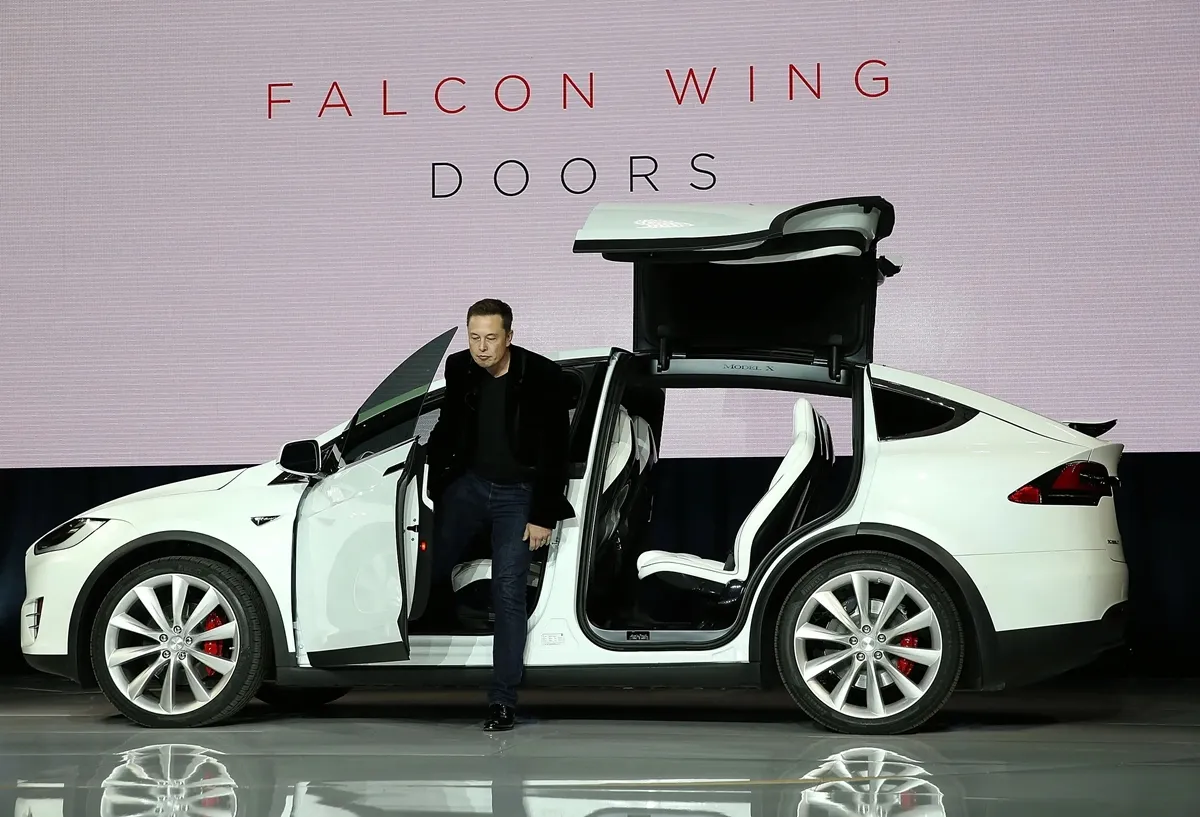 tesla-model-x-1-1658657608765617613927