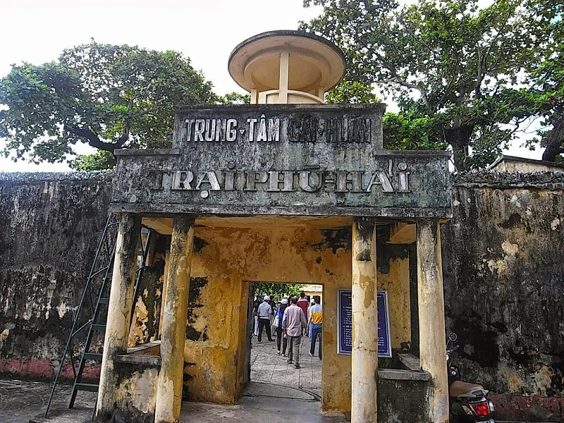Trai-Phu-Hai-1