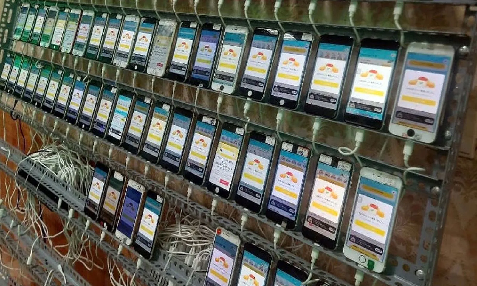 Thanh niên đang chấp hành án treo tiếp tục trộm 400 điện thoại iPhone