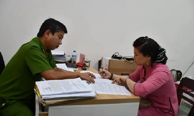 Bảo mẫu bị khởi tố vì ném bé 14 tháng tuổi gây chấn thương sọ não